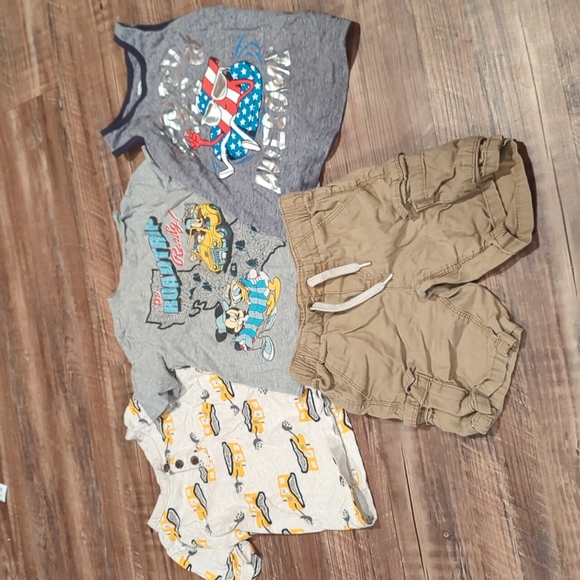 Old Navy Other - Boys 4t old Navy set